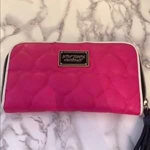 pink heart betsy johnson zip up wallet